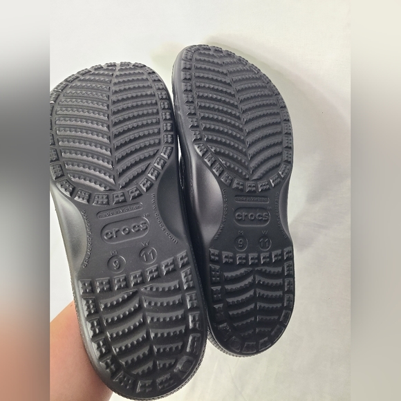 Crocs Baya Unisex Black Thong Flip Flops Beach Sandals Mens 9 Womens 11 New - Picture 3 of 4